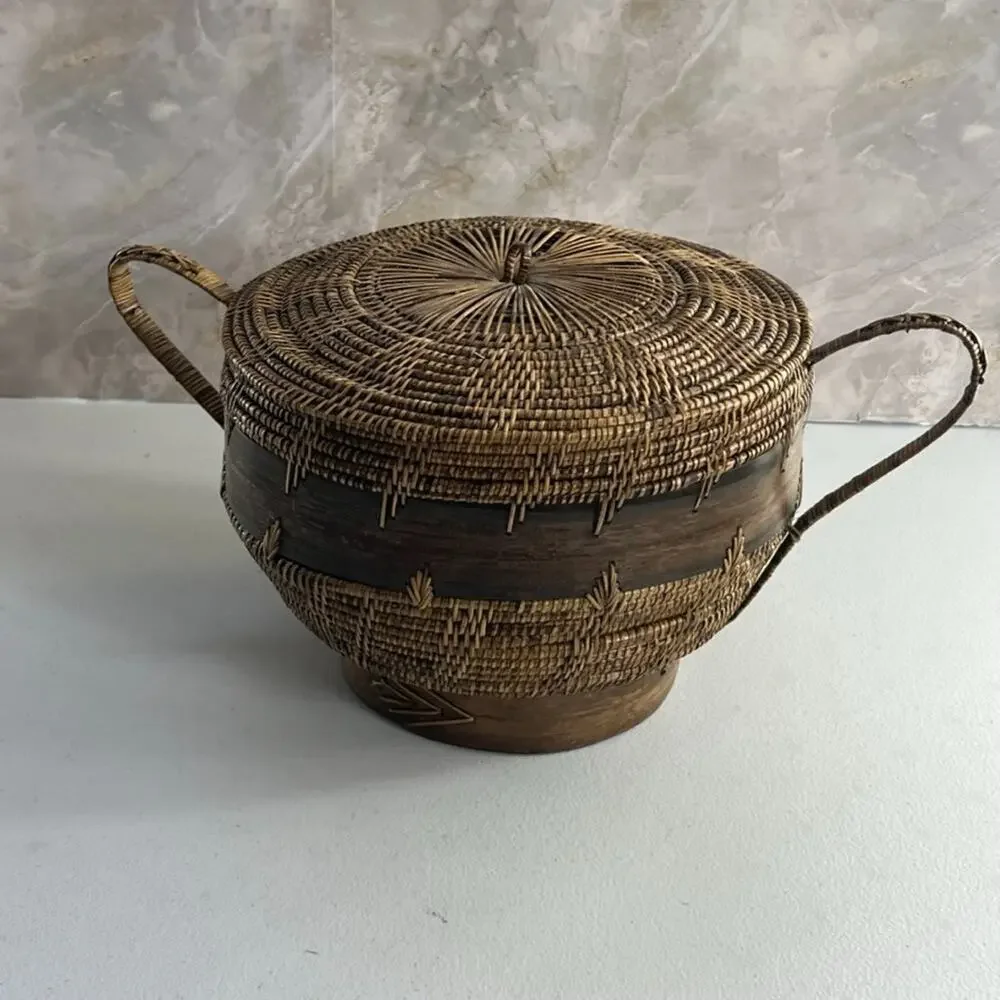 Hand-woven Basket With Lid 7